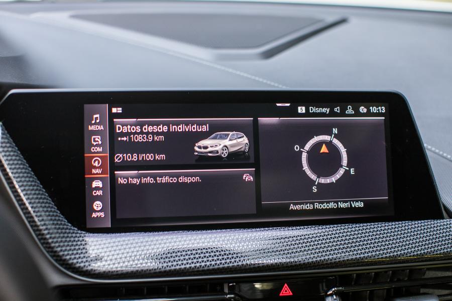 Детали интерьера BMW 118i Sportline (F40) 2019 года  (MX) (фото 21 из 31)